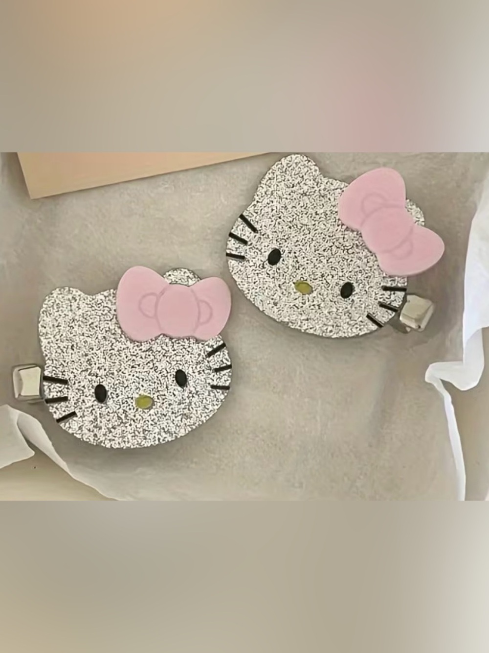 NWT-Sanrio Hello Kitty 2-Piece Silver Glitter Hair Clips Set